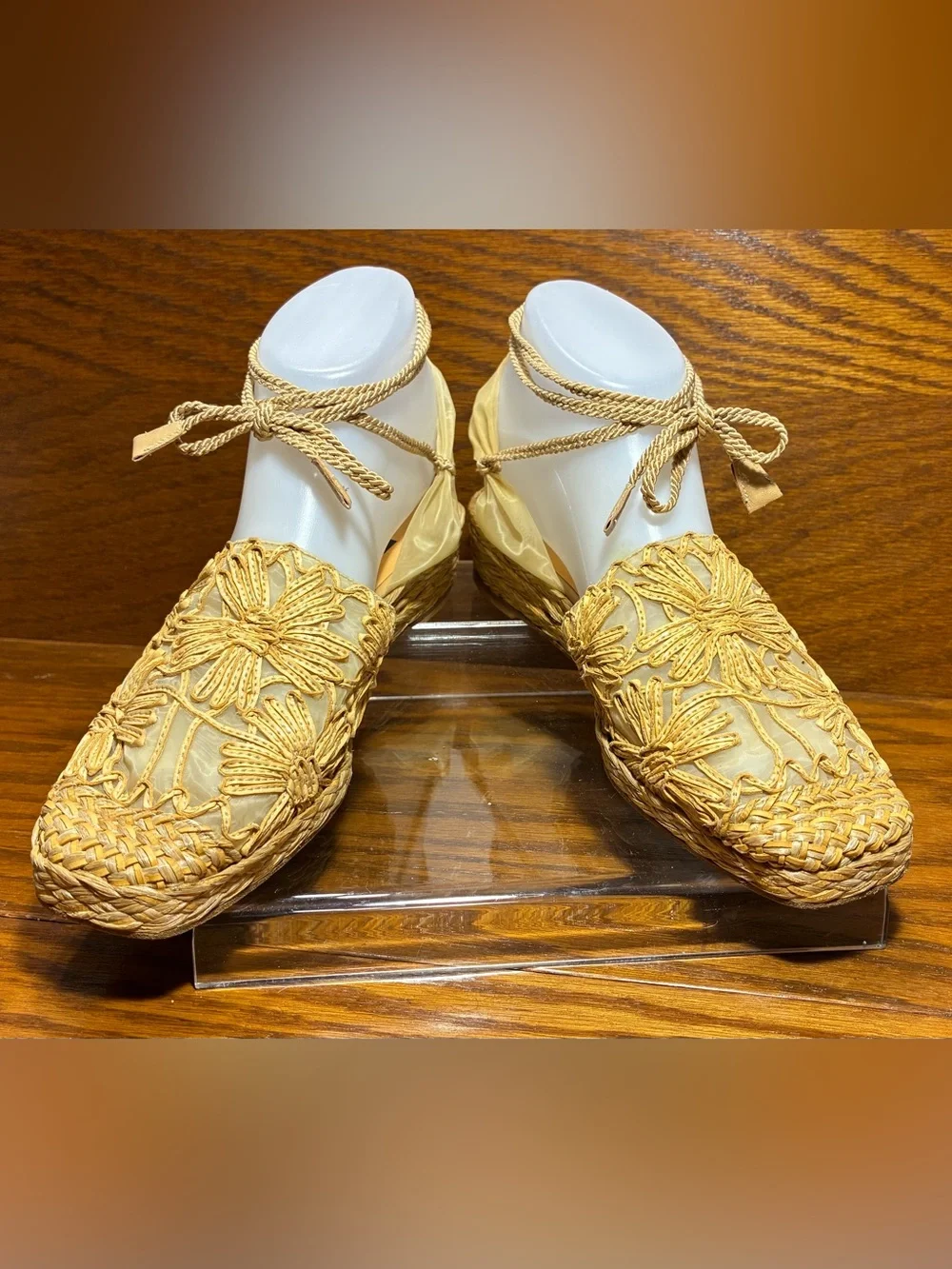 Y2K VTG Stuart Weitzman Leather Floral Appliqué Ankle Wrap Espadrilles Beige 7